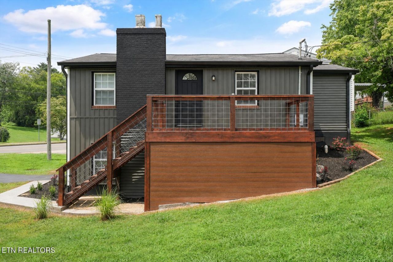 2225 NW Madison Rd, Knoxville, TN 37912 Main Photo