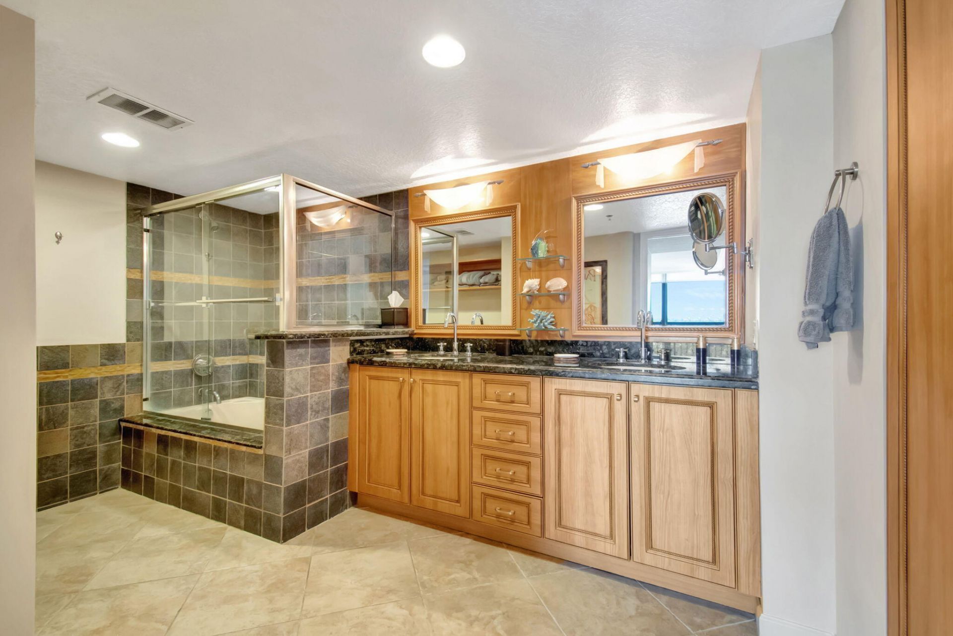 4740 S Ocean Boulevard S, Unit 909, Highland Beach, FL 33487 Photo