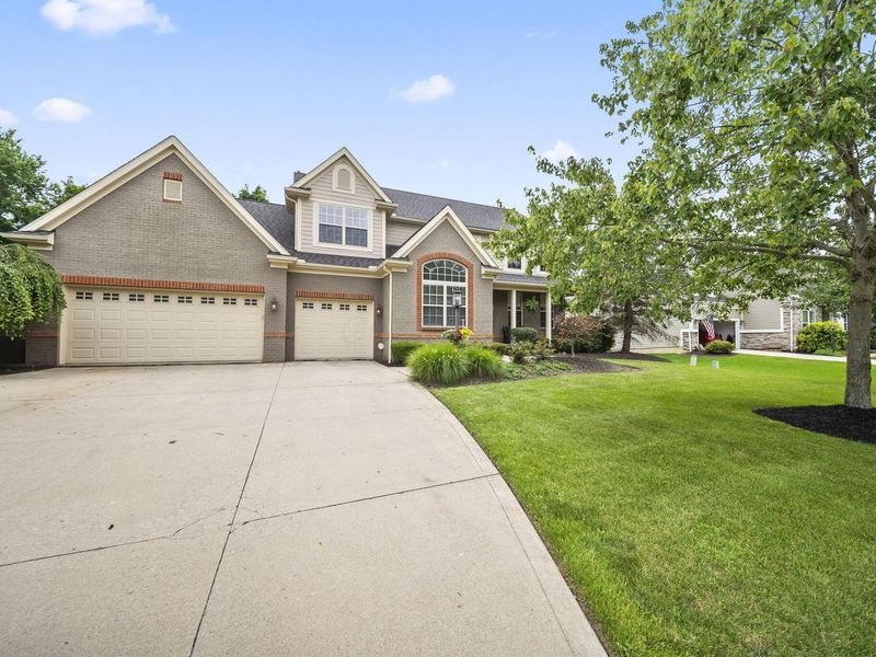 1858 Hazelwood Drive , Pataskala, OH 43062 Photo 1