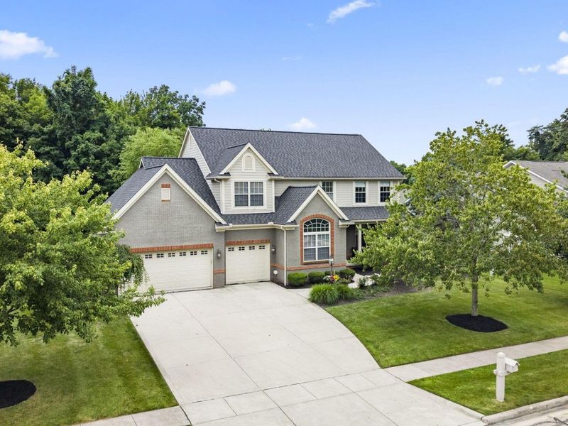 1858 Hazelwood Drive , Pataskala, OH 43062 Photo 2