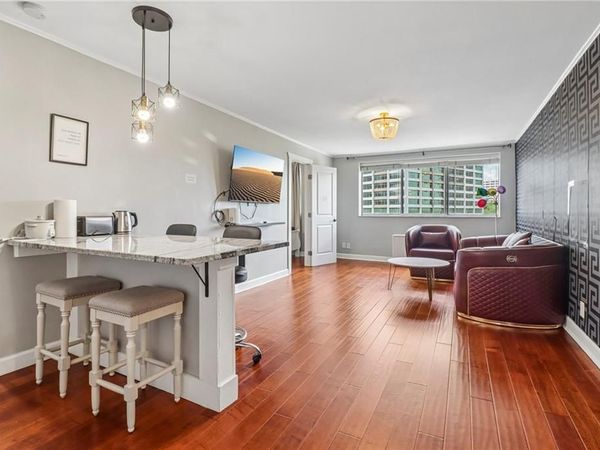 215 Piedmont Avenue NE, Unit 602, Atlanta, GA 30308