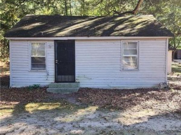 6917 Rockbridge Road , Stone Mountain, GA 30087