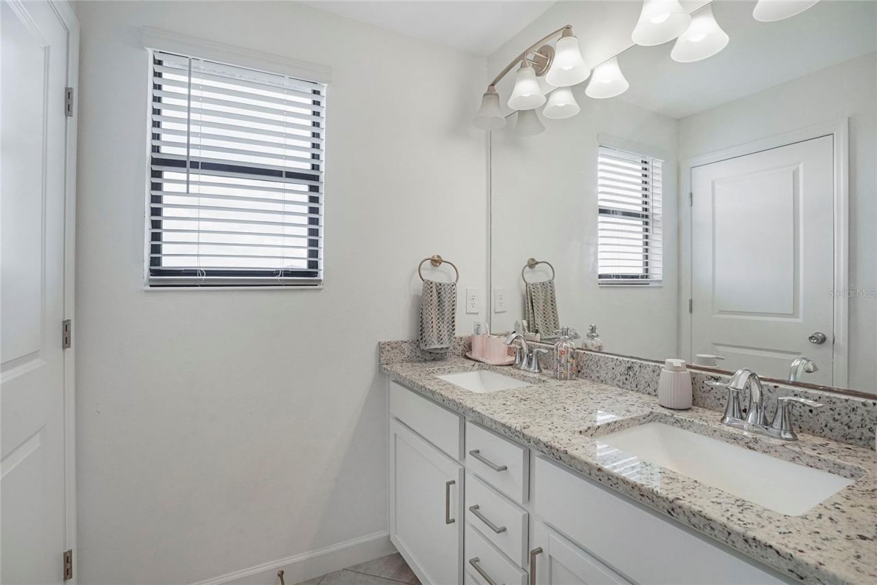 15859 Islandwalk Avenue, Bradenton, FL 34211 Photo