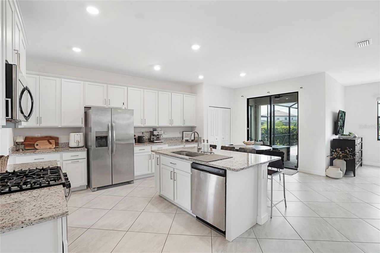 15859 Islandwalk Avenue, Bradenton, FL 34211 Photo