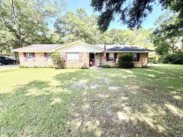 9417 Freeland Street, Moss Point, MS 39562
