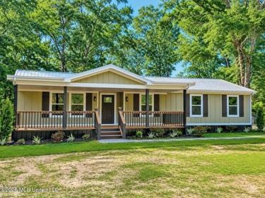 1295 Beaver Creek Road, Lucedale, MS 39452