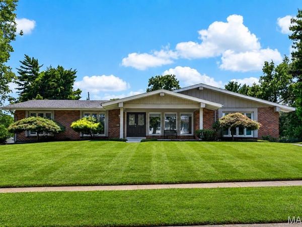 14316 Markham Lane, Chesterfield, MO 63017