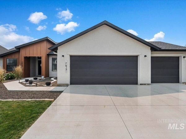 7613 E Flyway St, Nampa, ID 83687
