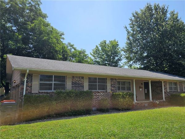 1010 N Detroit Avenue , Russellville, AR 72801