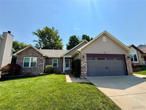 1513 Hawkins Corners Drive , Fenton, MO 63026