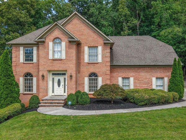 816 Foxfield Lane, Knoxville, TN 37922