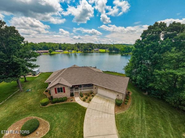 8819 Cherokee Tr, Crossville, TN 38572