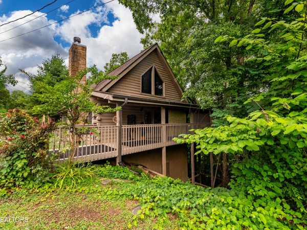 2123 Wingspan Drive, Sevierville, TN 37876