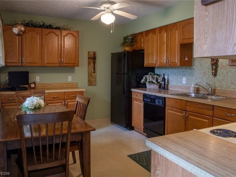8240 Deepwood Boulevard, Unit 7-11, Mentor, OH 44060 Photo 5