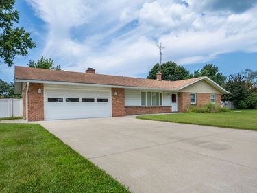 5980 Willow Creek Path, Stevensville, MI 49127