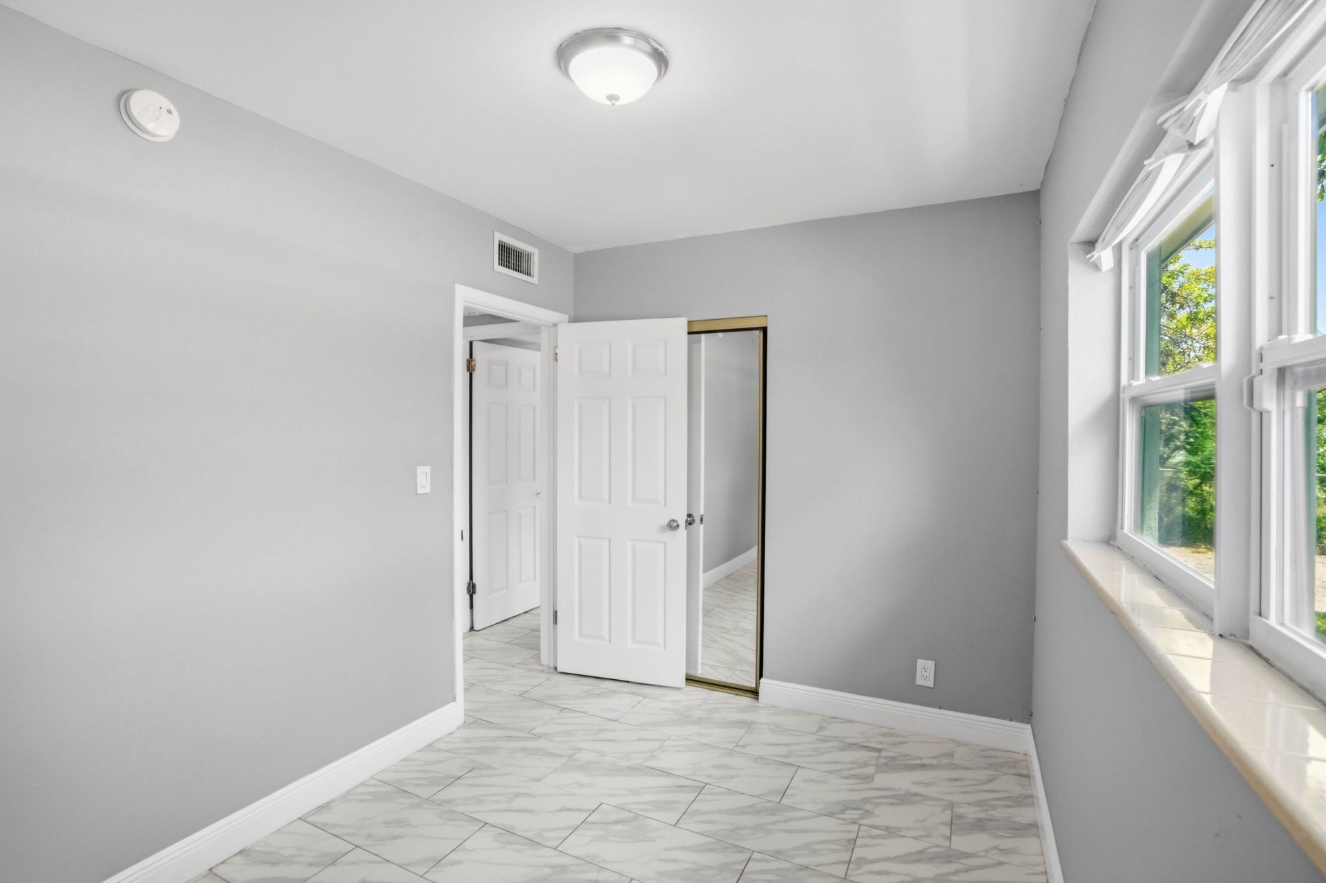 1751 Lauderdale Manor Drive, Fort Lauderdale, FL 33311 Photo