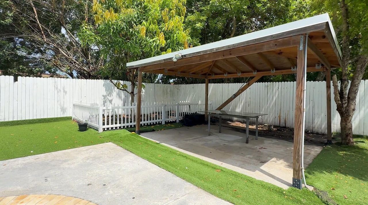 1751 Lauderdale Manor Drive, Fort Lauderdale, FL 33311 Photo