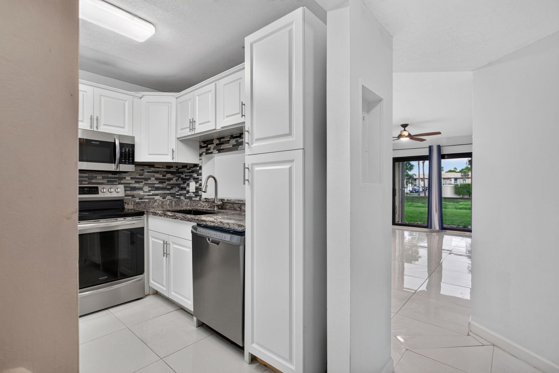 5540 Lakeside Drive, Unit 102, Margate, FL 33063 Photo
