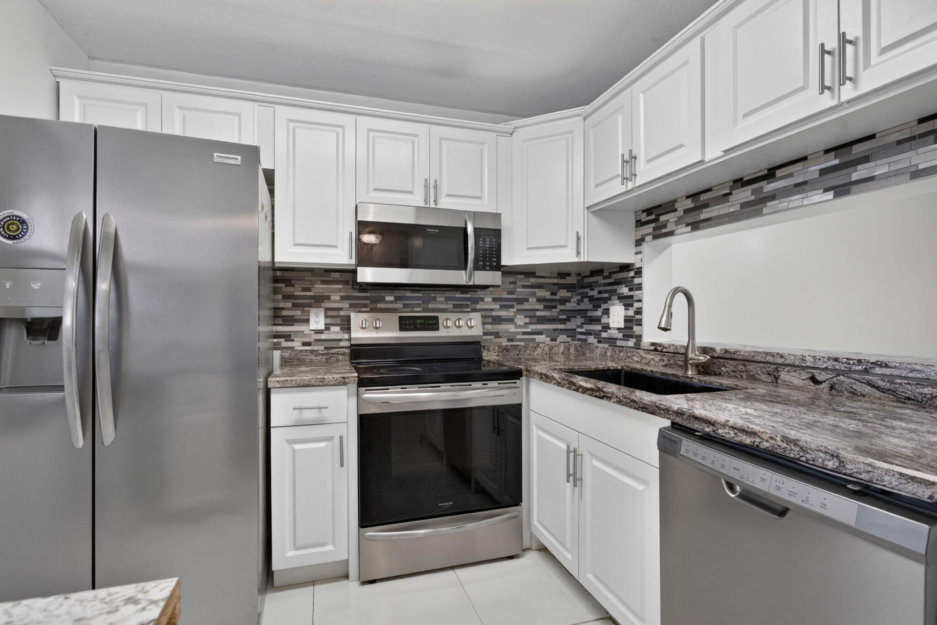 5540 Lakeside Drive, Unit 102, Margate, FL 33063 Photo