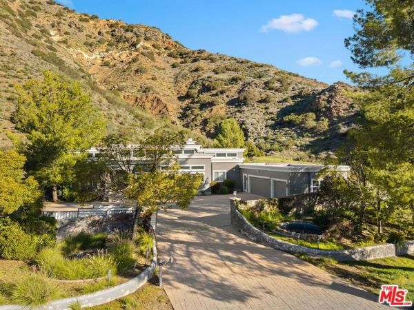 3699 Kanan Road, Agoura Hills, CA 91301