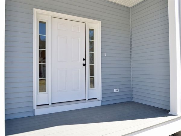 18D Crownshield, Uxbridge, MA 01569
