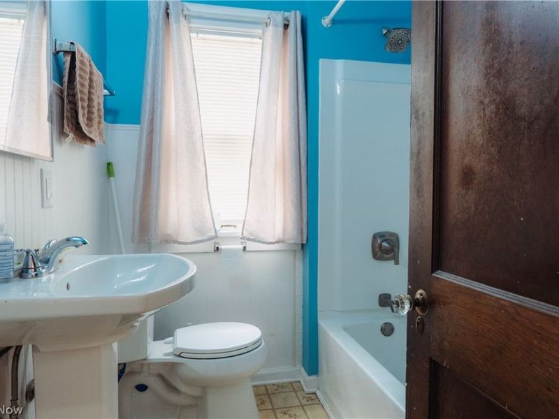 4365 W 28th Street , Cleveland, OH 44109 Photo 17