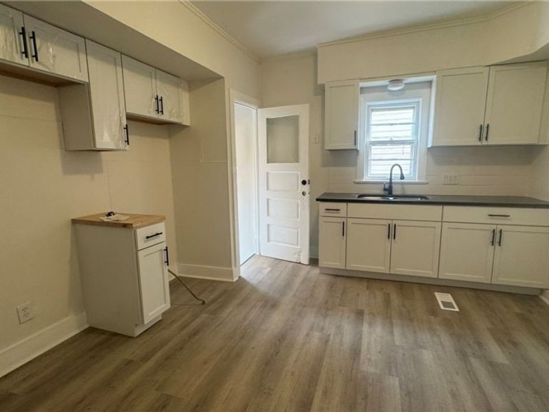 3449 W 54th Street , Cleveland, OH 44102 Photo 3