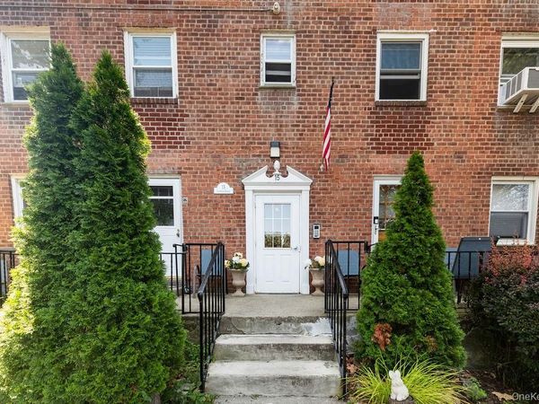 15 LEEWOOD Circle , Unit 1R, Eastchester, NY 10709