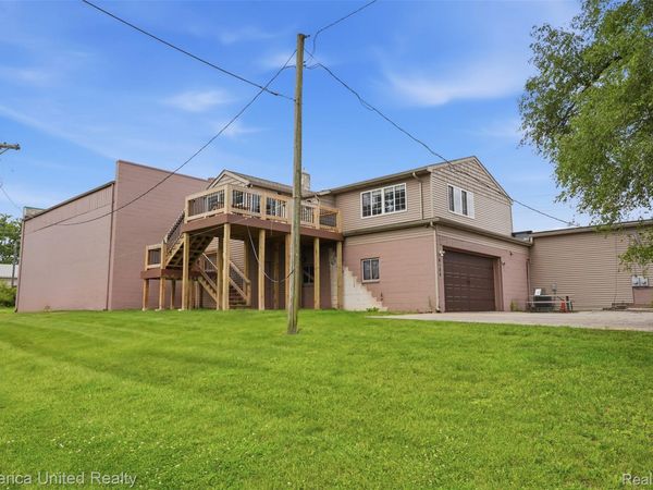 6109 Grand River Avenue, Genoa Township, Mi 48114