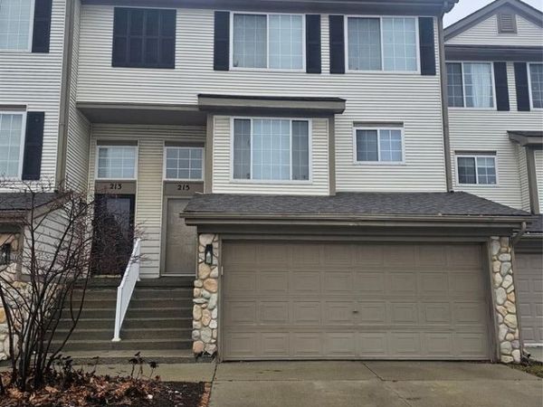 215 Oak Ridge Drive , Pontiac, MI 48341