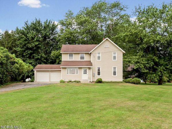 10112 Yawberg Road, Grand Rapids, OH 43522