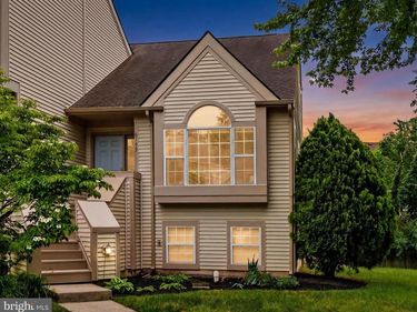 6189 STONEPATH CIRCLE, CENTREVILLE, VA 20120