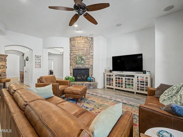 11642 E CHESTNUT Court, Chandler, AZ 85249
