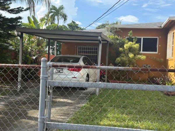 3969 SW 2nd St, Miami, FL 33134