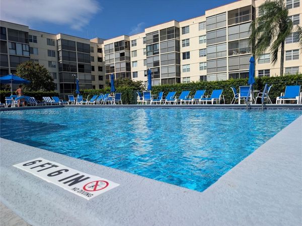 820 S Hollybrook Dr, Unit 303, Pembroke Pines, FL 33025