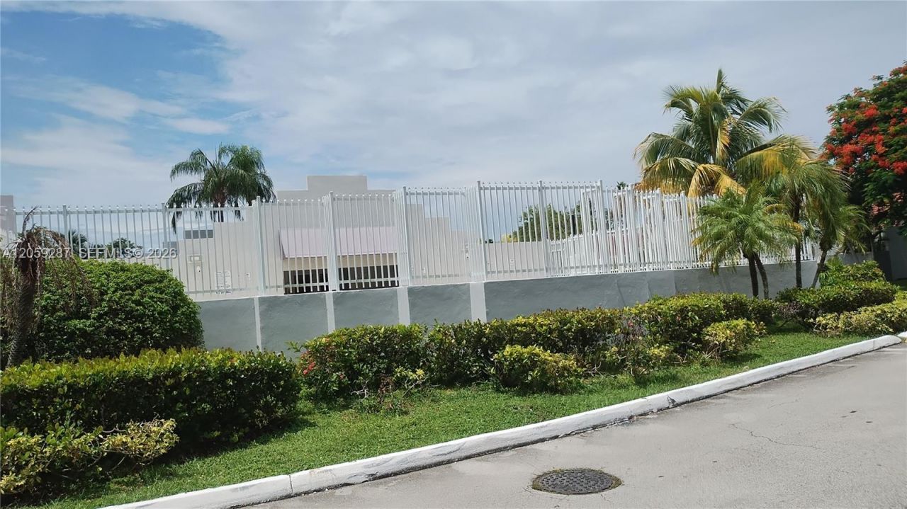 10395 SW 154th Cir Ct, Unit 104, Miami, FL 33196 Photo