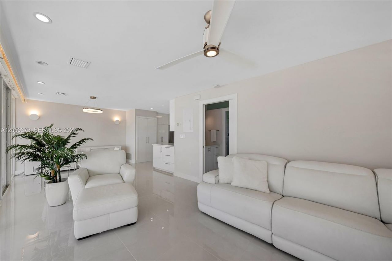 1124 Seminole Dr, Unit 4F, Fort Lauderdale, FL 33304 Photo