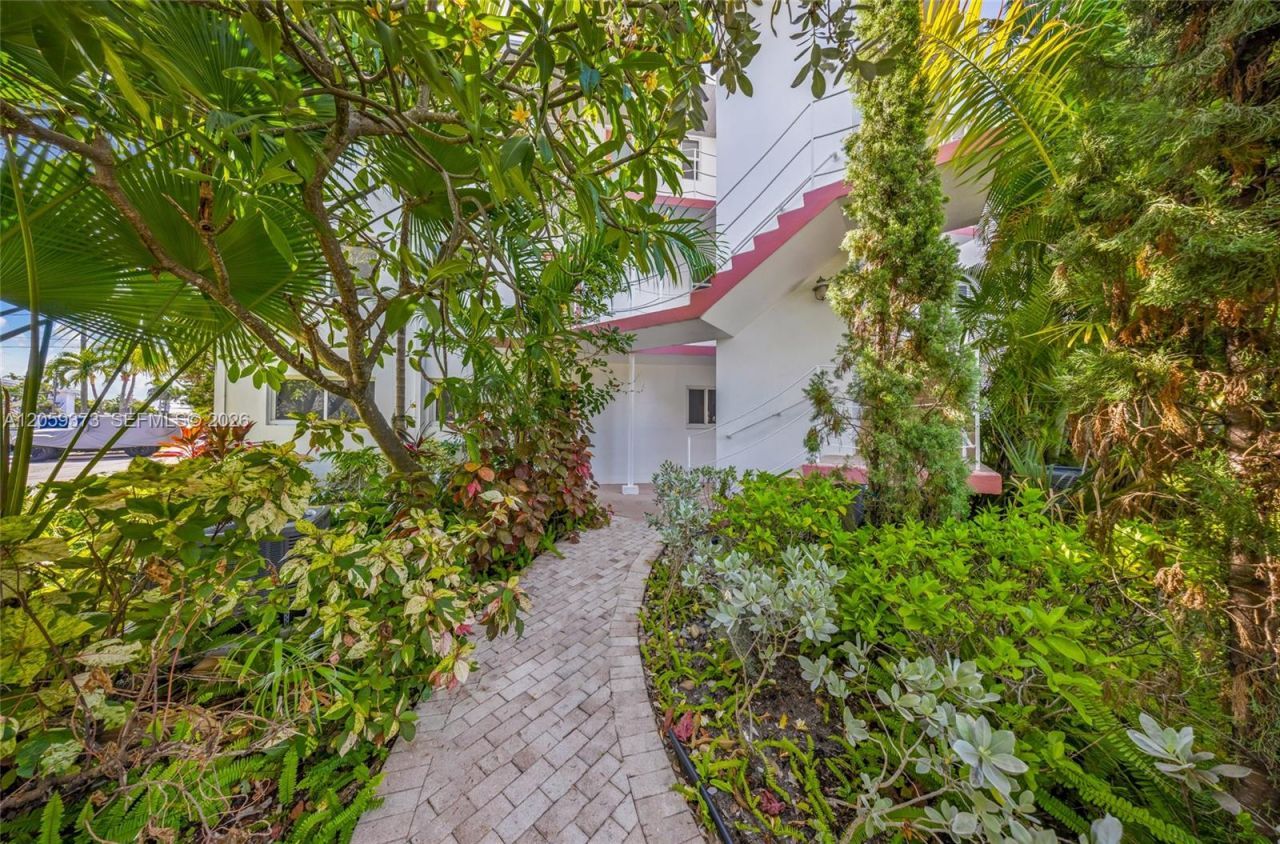1124 Seminole Dr, Unit 4F, Fort Lauderdale, FL 33304 Photo