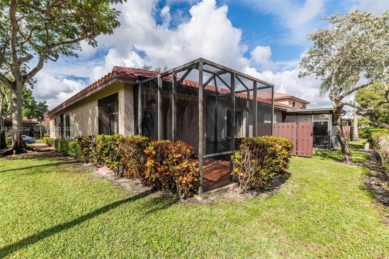 3044 La Mirage Dr, Lauderhill, FL 33319 Photo
