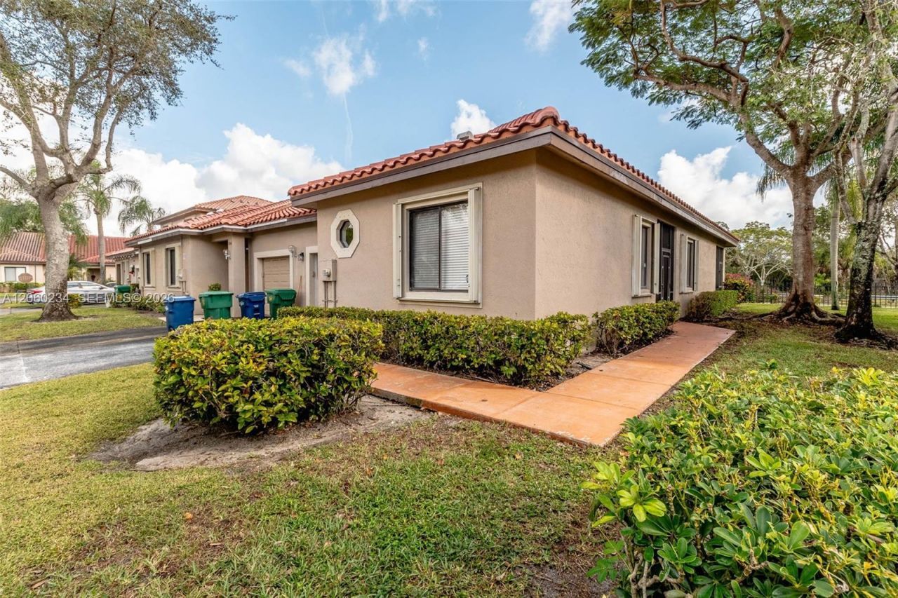 3044 La Mirage Dr, Lauderhill, FL 33319 Photo