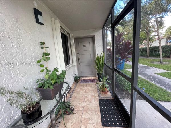 16240 Laurel Dr , Unit 101, Weston, FL 33326