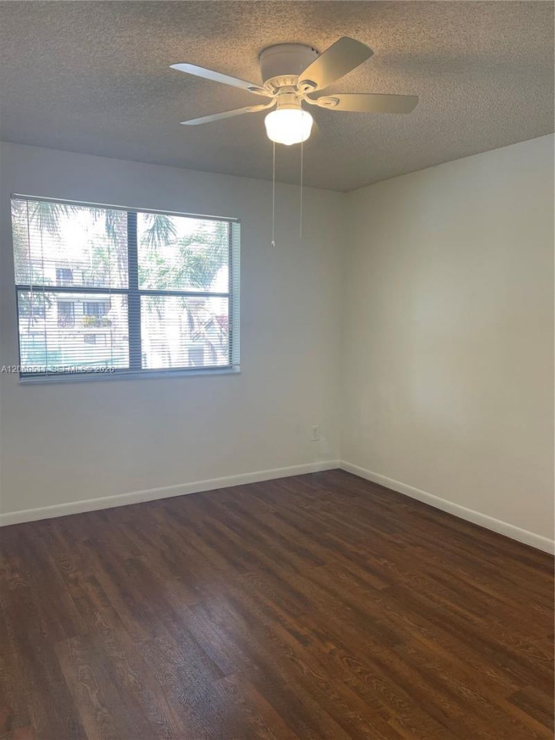 510 S Park Rd, Unit 22-10, Hollywood, FL 33021 Photo