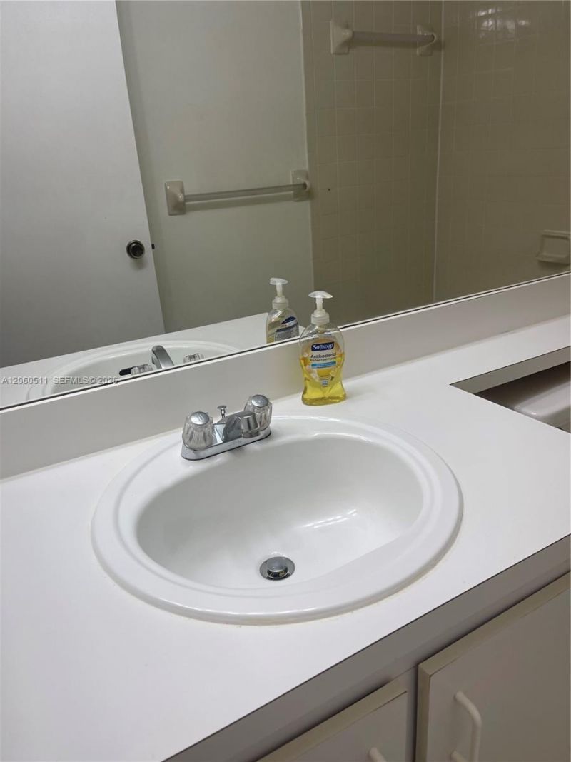 510 S Park Rd, Unit 22-10, Hollywood, FL 33021 Photo