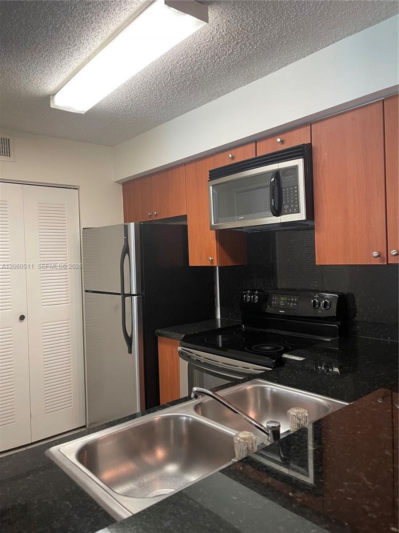 510 S Park Rd, Unit 22-10, Hollywood, FL 33021 Photo