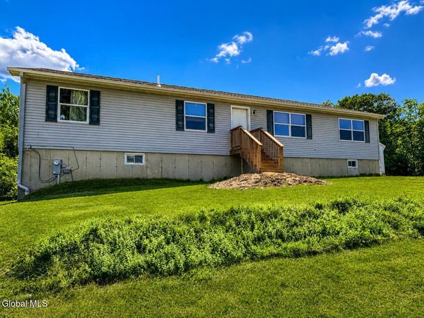 1225 Goldfoot Road, Schenectady, NY 12302