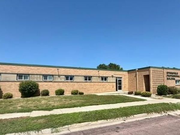 602 N Jackson Avenue, Springfield, MN 56087