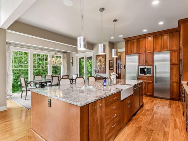 2224 Portico Green , Wayzata, MN 55391