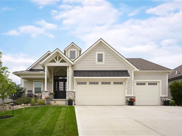 3045 NW Thoreau Lane, Lee's Summit, MO 64081