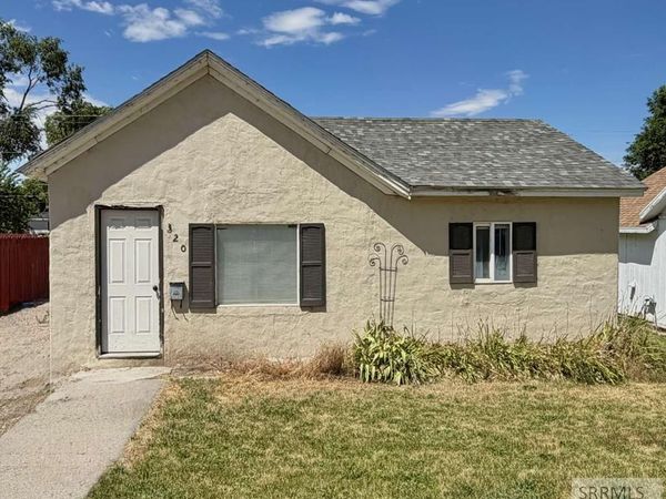 320 Lincoln Street, AMERICAN FALLS, ID 83211
