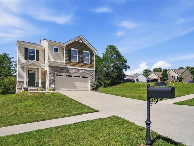 1022 Golden Oak Drive, Hamilton, OH 45013 Photo 2